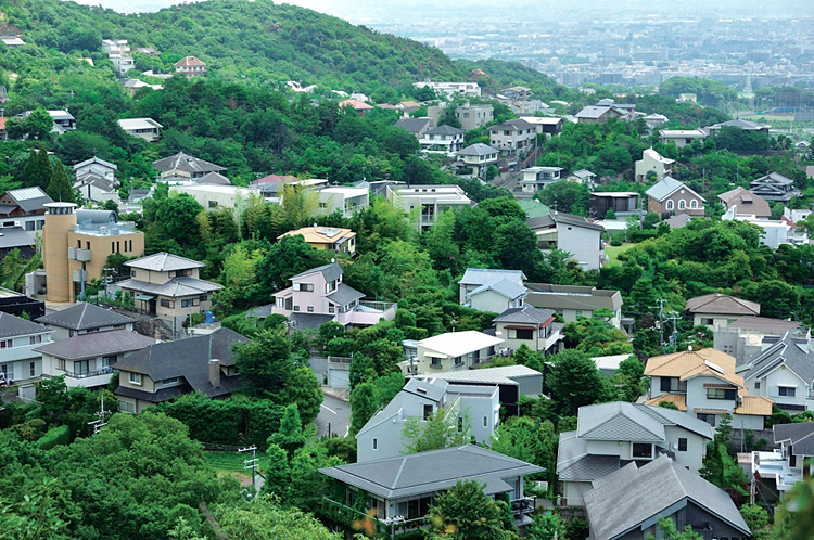自然の風景に溶け込む甲陽園目神山地区 自然の風景に溶け込む甲陽園目神山地区