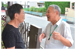 写真:高齢者実態把握調査の様子 写真:高齢者実態把握調査の様子