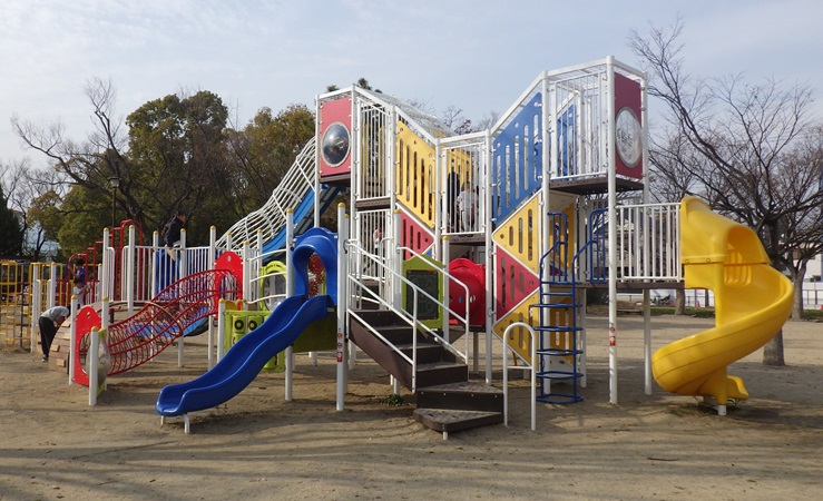 瓦林公園　複合遊具