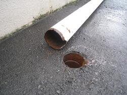 建植広告物の劣化写真