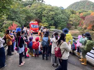 ポンプ車を使用した放水訓練の様子です