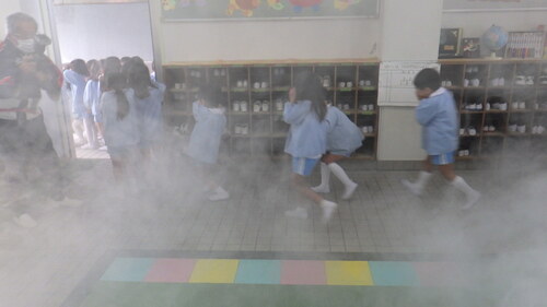 避難誘導のようす