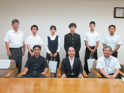 陸上競技部関係者と市関係者