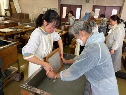 紙漉き教室の様子