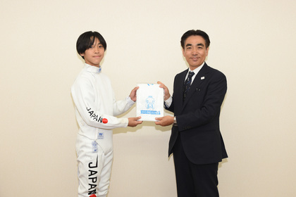 橋本弘乃助さんと石井市長